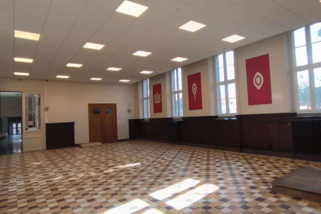 installation faux plafond grande salle aaamenagement